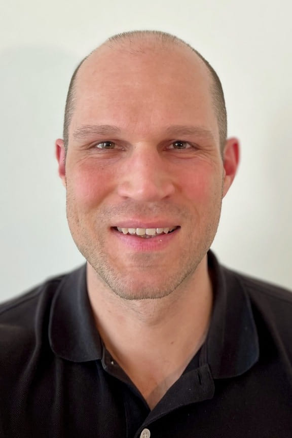 Portrait picture of the contact person